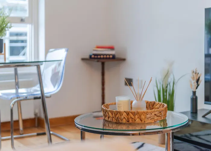Kensington & Chelsea - Stylish Apartment In Central London